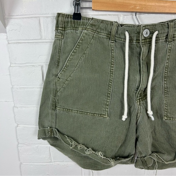 American Eagle Green Relaxed Casual Denim Shorts Size 14 - Picture 4 of 10